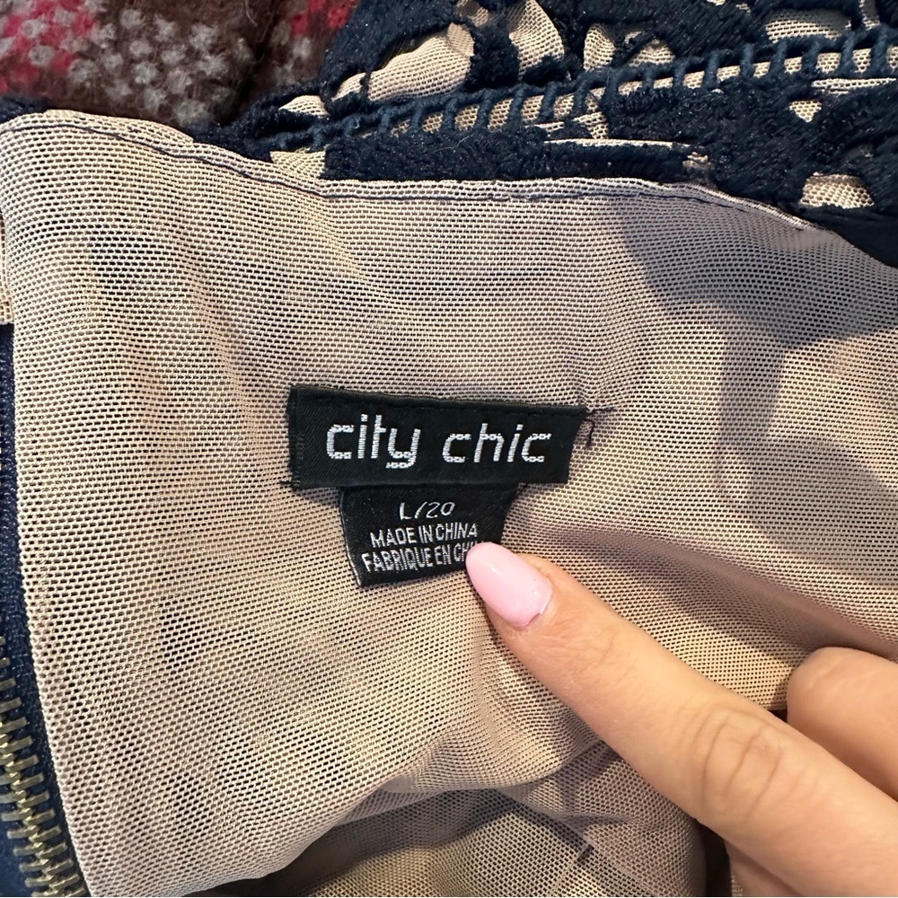 City Chic Navy Lace Midi Dress with Nude Lining - Picture 11 of 12